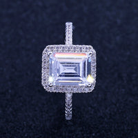 Ring Luxury Solitaire Square Stone Prong