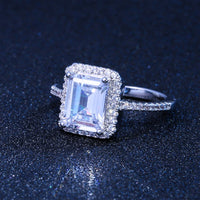 Ring Luxury Solitaire Square Stone Prong