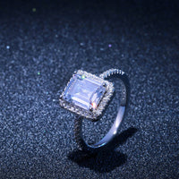 Ring Luxury Solitaire Square Stone Prong