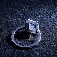 Ring Luxury Solitaire Square Stone Prong