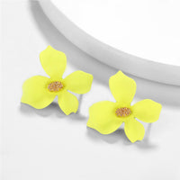 Round earrings in gold and silver